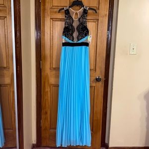 NEW Windsor Baby Blue and Black Lace Long Dress